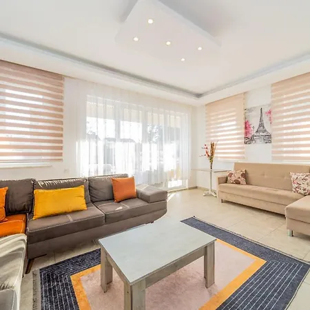 Refreshing House With Private Pool In Antalya 아파트 *